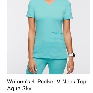 Jaanuu Aqua Sky scrub top size L. Brand new
